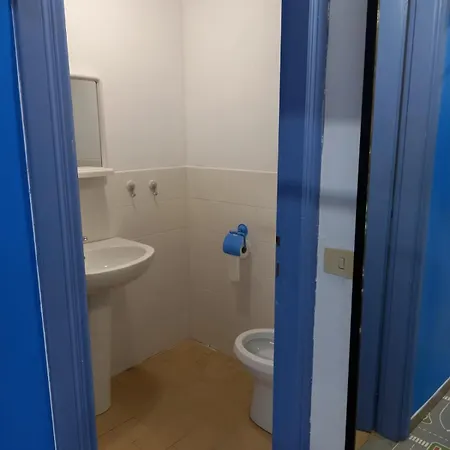 Hostel I Host 24 *