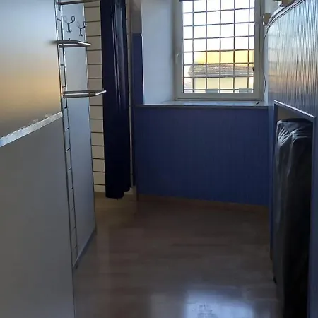 Hostel I Host 24 *