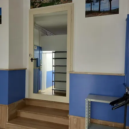 Hostel I Host 24 *