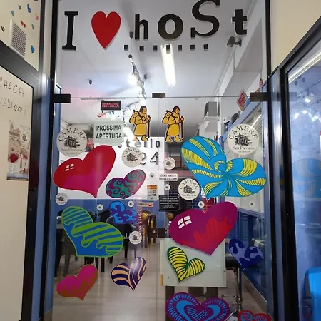 Hostel I Host 24
